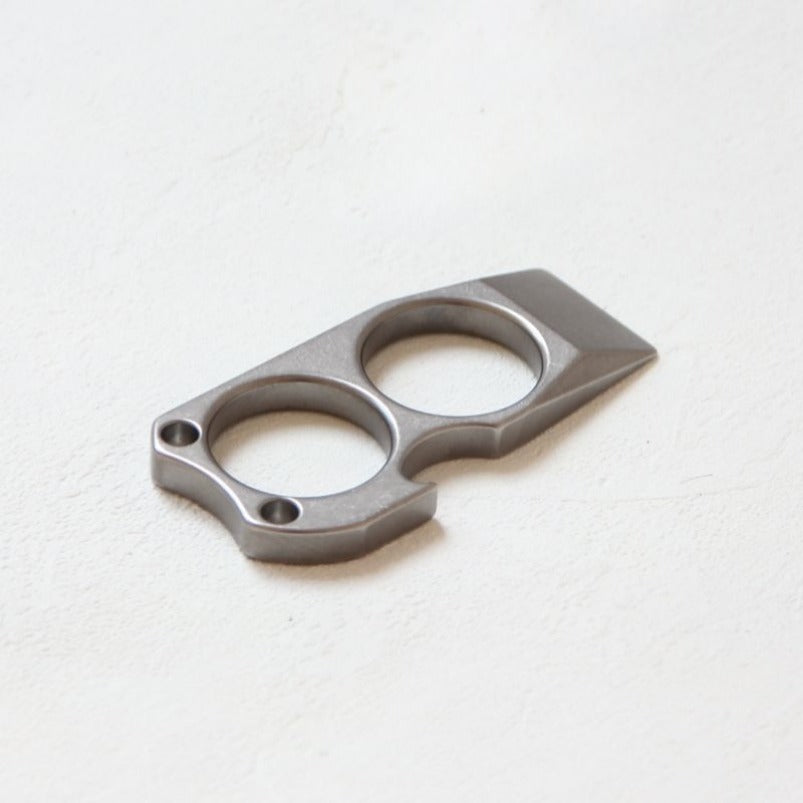 Mini Titanium Alloy Two Finger Knuckles Crowbar Bottle Opener EDC