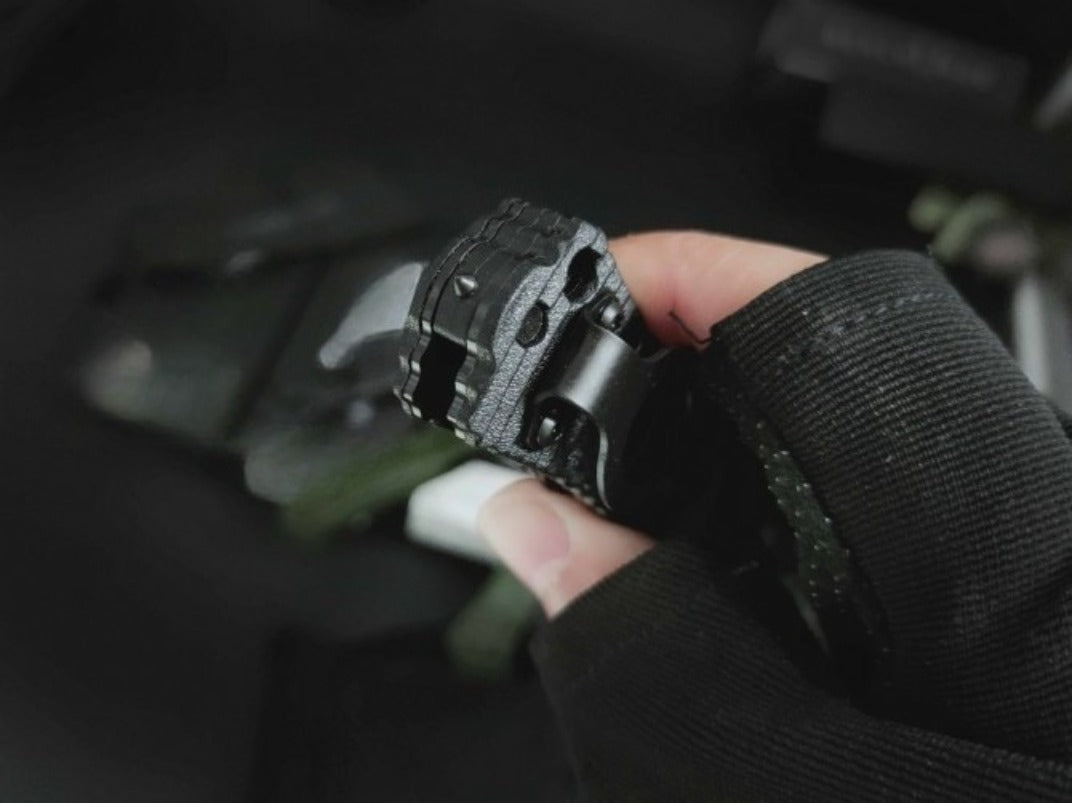 BM391 D2 Steel Tactical Folding Knife Nylon Fiberglass Plastic Handle