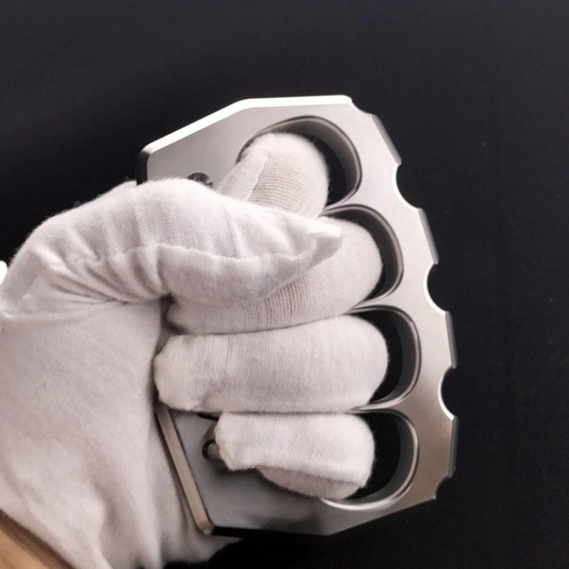 Anello a quattro dita con tirapugni in acciaio massiccio Palm of Death