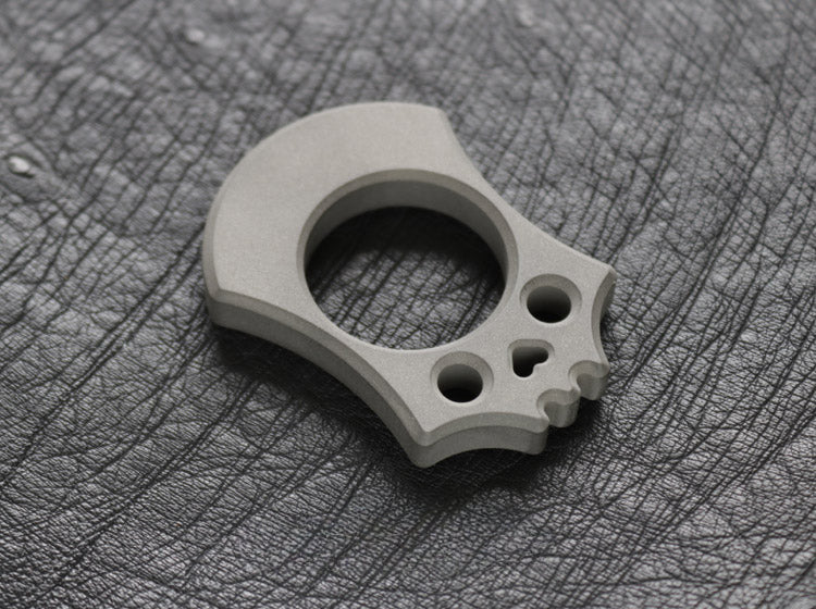 Titanium Alloy Skull Knuckle Duster Ring Pendant Keychain EDC