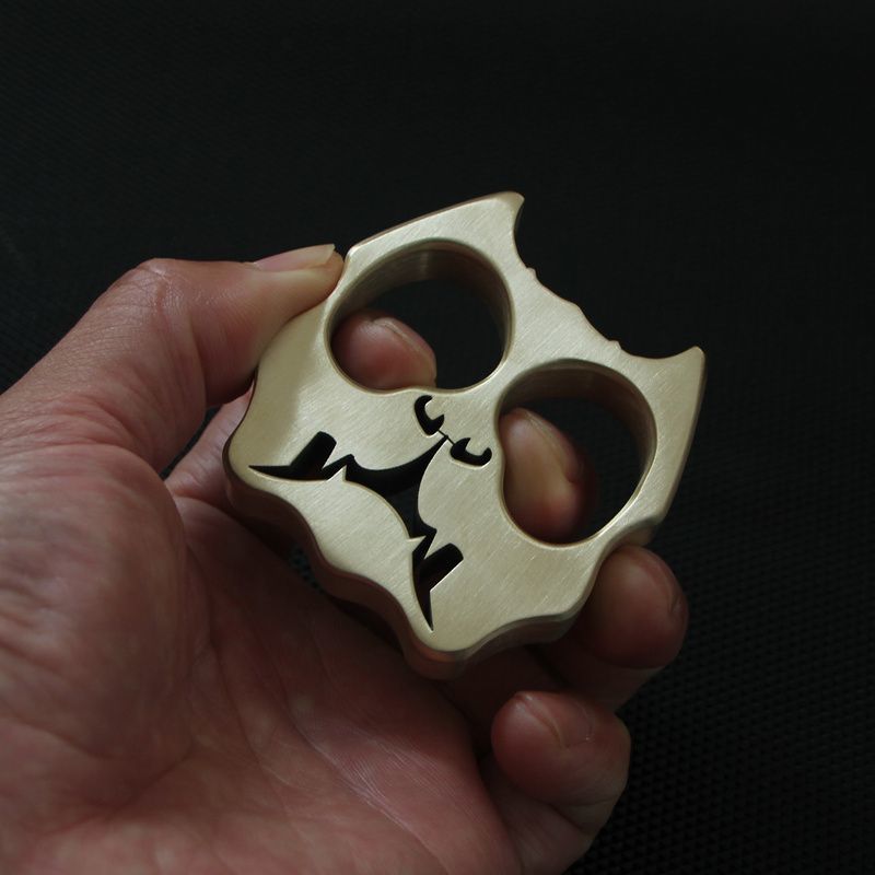 Hound- Exquisite Brass Knuckle Duster Safety-defend EDC