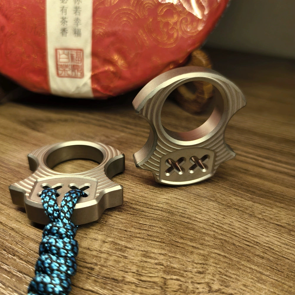 Titanium Alloy Square Corrugated Brass Knuckle Pendant Hand Strap EDC