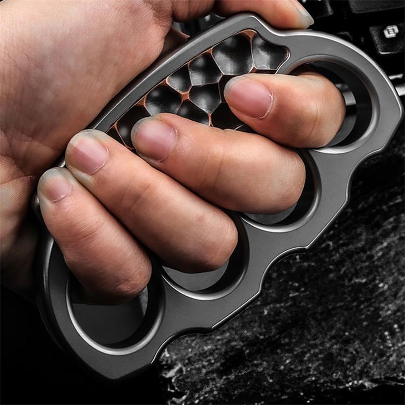 Tirapugni in lega di titanio con toppa in rame viola EDC