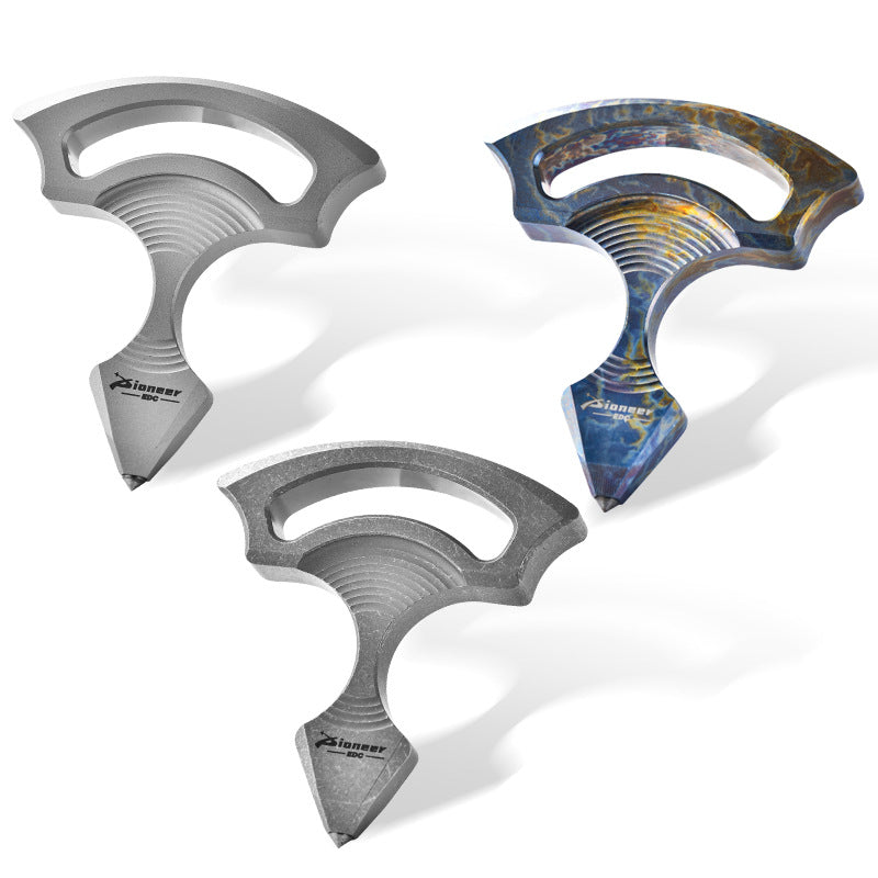 Ciondolo a forma di piede di porco in lega di titanio e acciaio al tungsteno