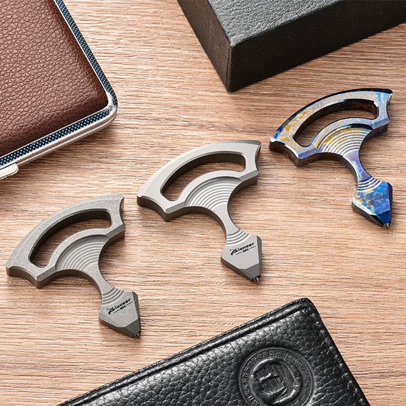 Ciondolo a forma di piede di porco in lega di titanio e acciaio al tungsteno