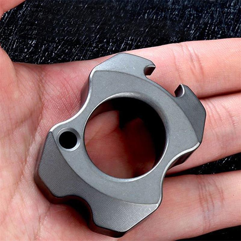 Pingente abridor de garrafas colorido mini titânio knuckle duster