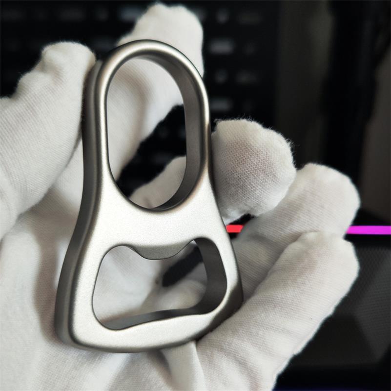 Apribottiglie multifunzionale in lega di titanio TC4 Knuckle Duster
