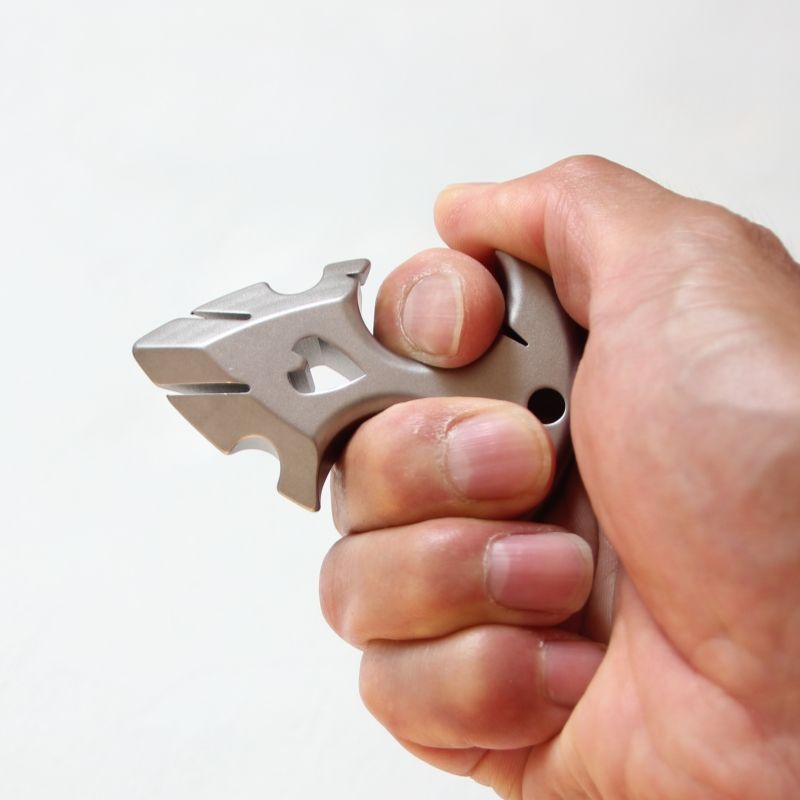 TC4 Titanium Knuckle Duster Segurança-defesa Colar Pingente EDC