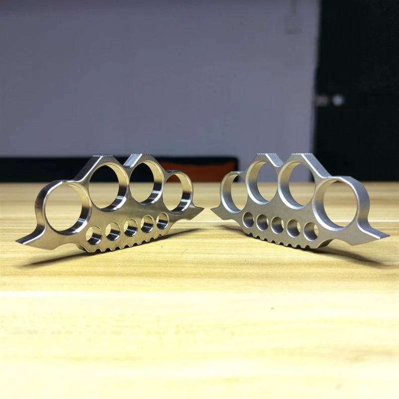 X-MEN TitanSurvivor Knuckle Duster EDC