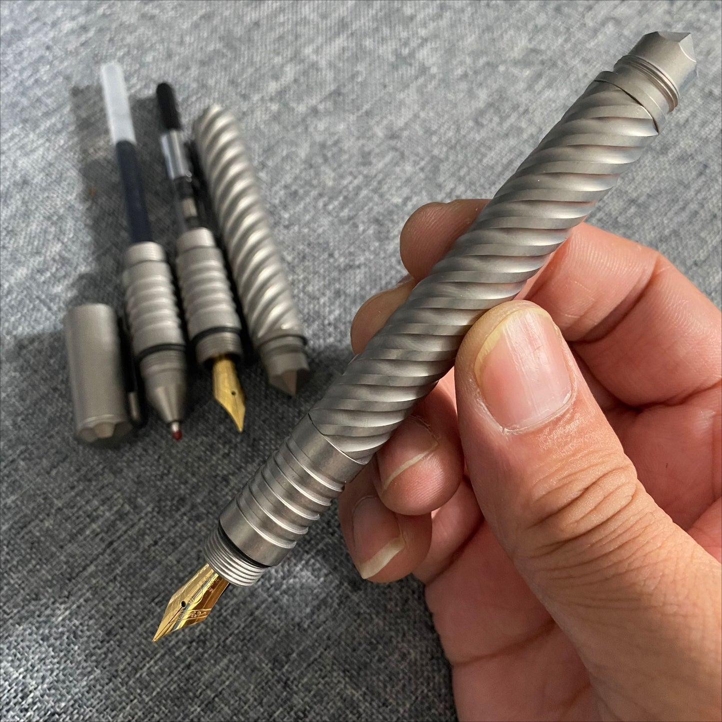 Titan Duo-Writer EDC Tactical Pen Broken Window Tool