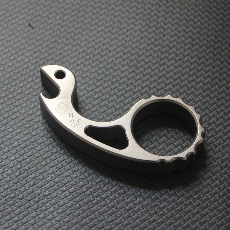 Snail Titanium Alloy Knuckle Duster Bottle Opene EDC