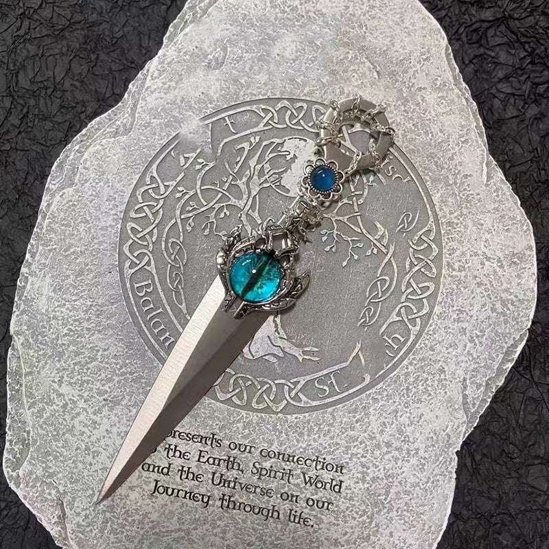 Cat's Eye Gem Retro Warrior Knife