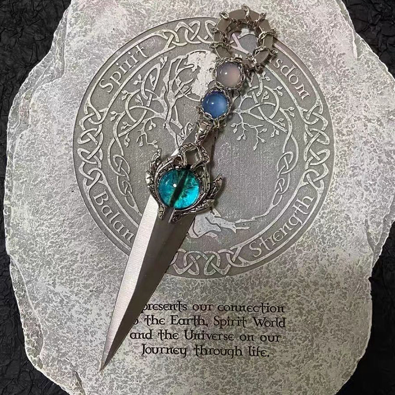 Cat's Eye Gem Retro Warrior Knife