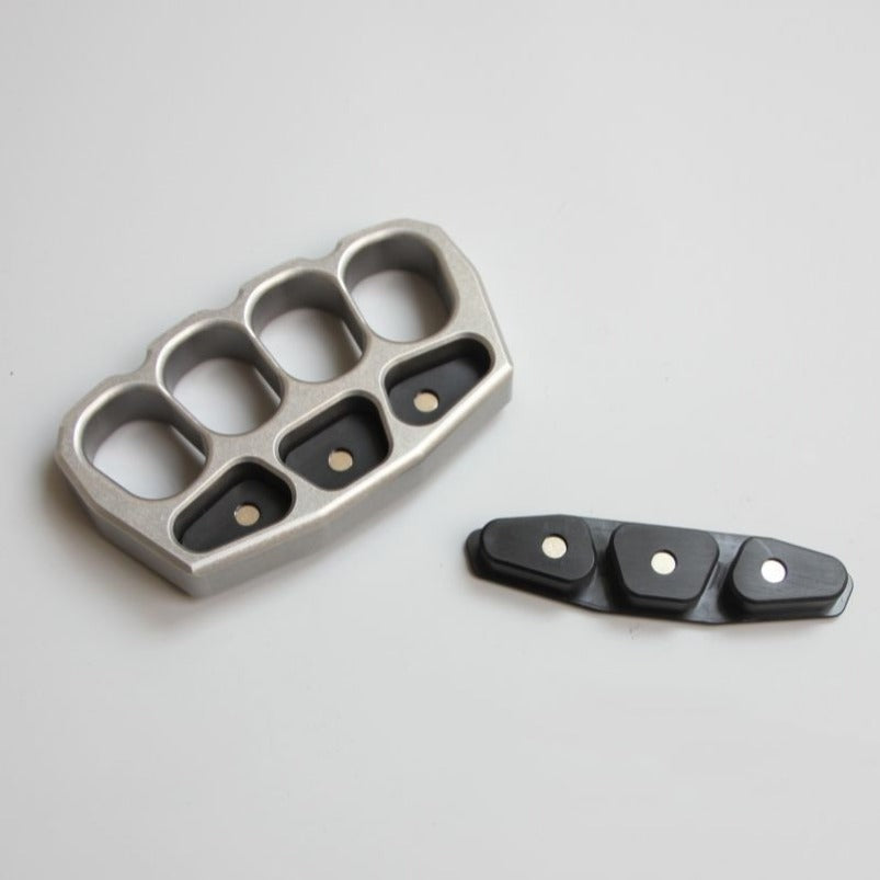 Top view of magnetic clip knuckle duster four finger holes