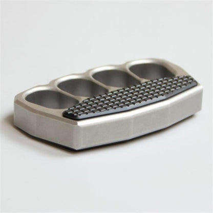 Magnetic clip steel knuckle duster attached to belt for carry demo