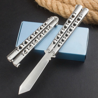 BM butterfly balisong knife edge and spine detail