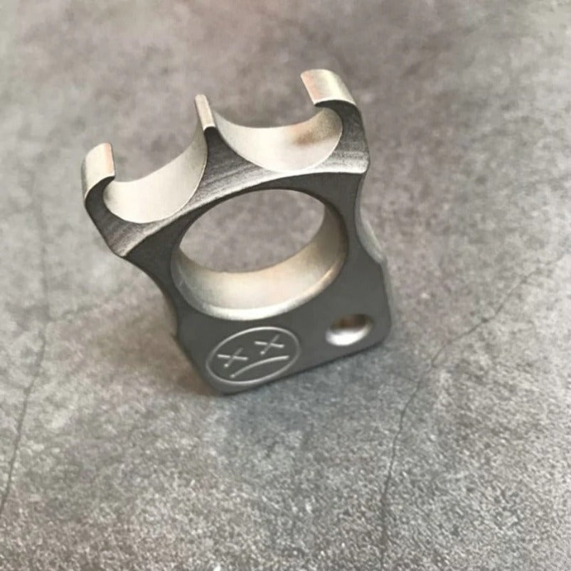 Knuckle Duster de liga de titânio e chamas, soqueiras de um dedo