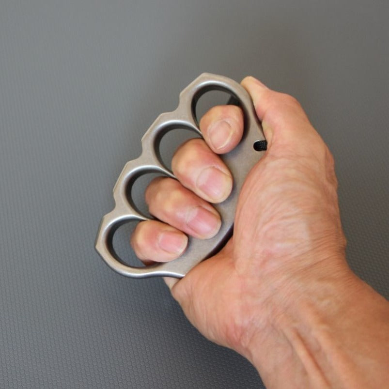 High Quality Titanium Knuckle Duster Safety-defend EDC