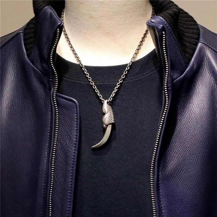 Retro Wolf Claw Pendant Necklace EDC Defense Tools