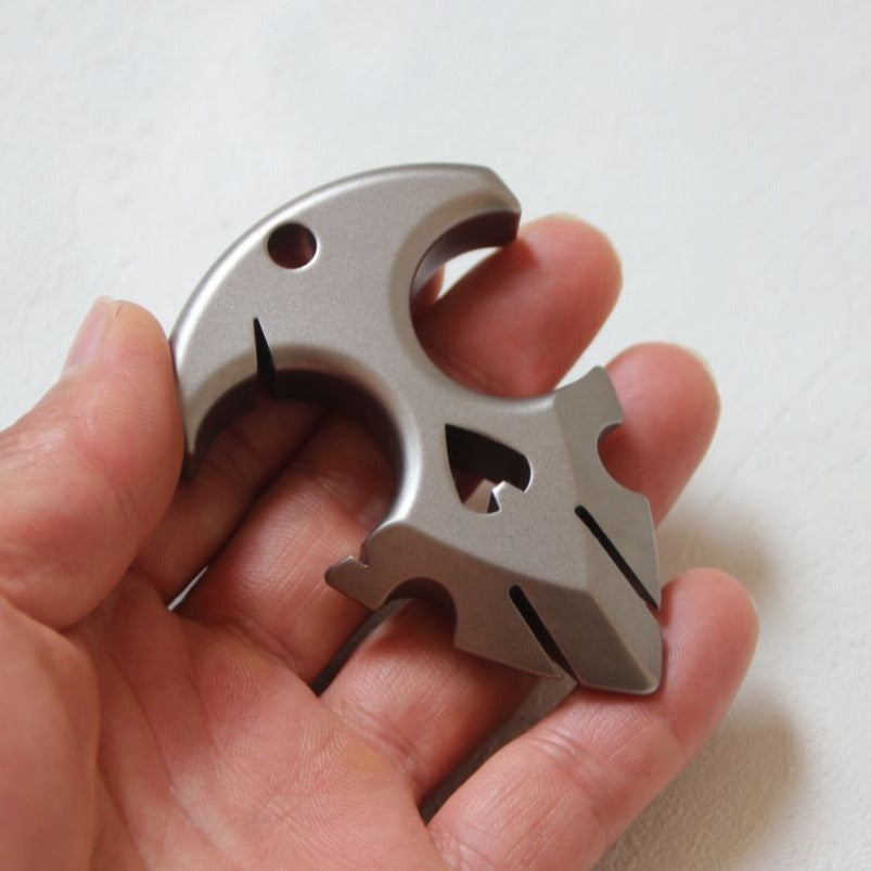 TC4 Titanium Knuckle Duster Collana con ciondolo di sicurezza EDC