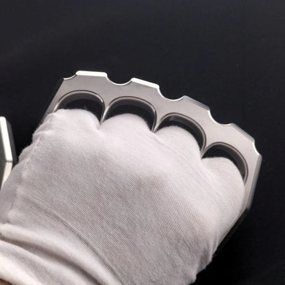 Anello a quattro dita con tirapugni in acciaio massiccio Palm of Death