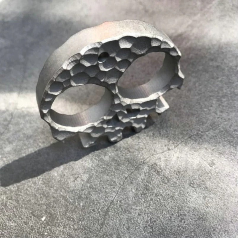 Medusa-Titanium Alloy Knuckle Duster Broken Window EDC Tool